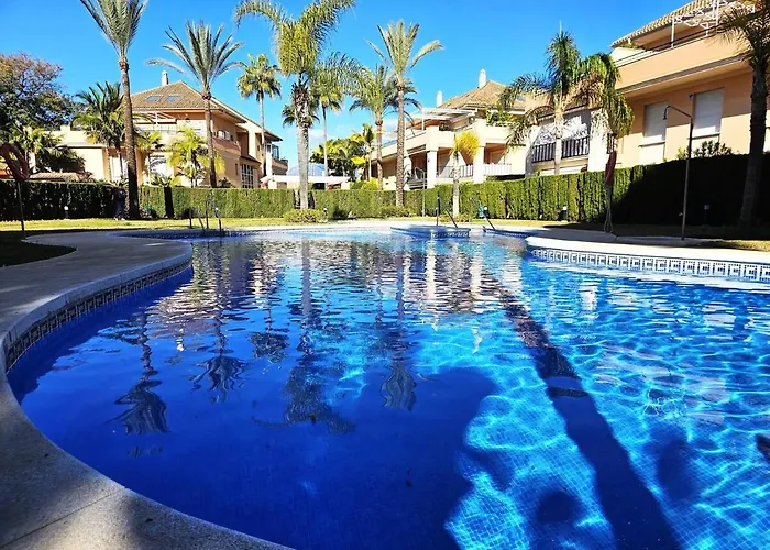 Lunamar - Luxurious Apartment With A Private Pool.